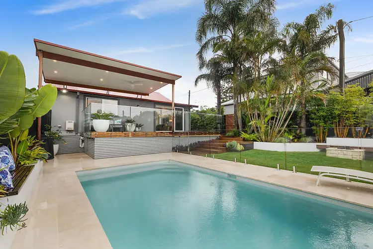 16 Kentwell Road