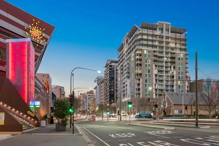 1009/96 North Terrace