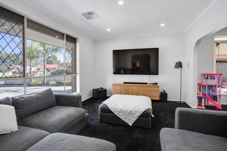 Second view of Homely house listing, 10 Andrews Court, Reid SA 5118