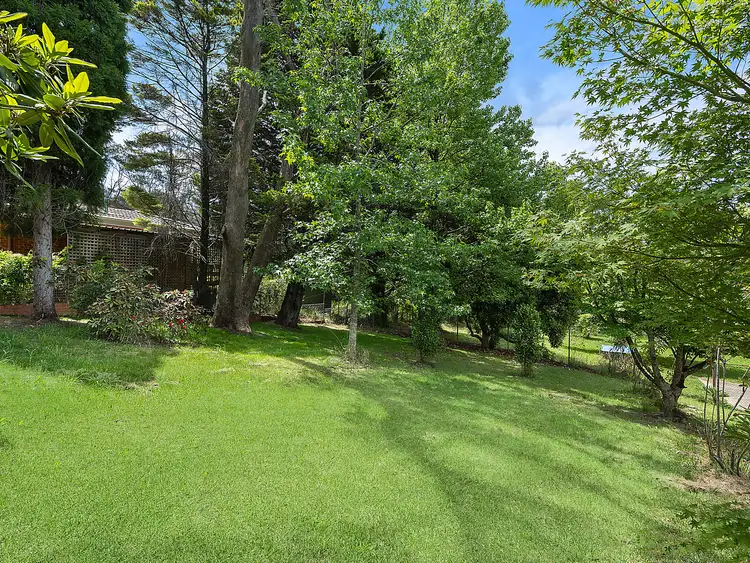 39 Armstrong Street, Wentworth Falls NSW 2782