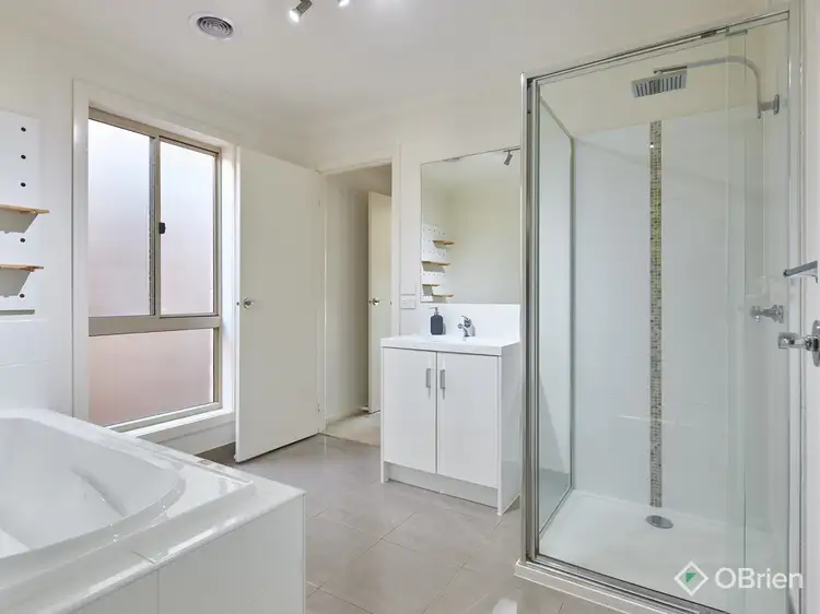 Sixth view of Homely unit listing, 2/3 Springwater Drive, Drouin VIC 3818