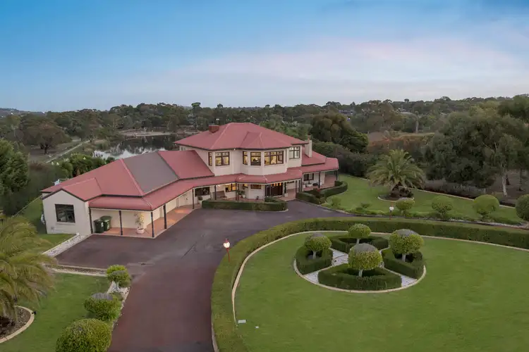 10 Marshall Close, Sunbury VIC 3429