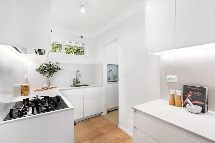 Third view of Homely apartment listing, 15/6 Avenue Road, Mosman NSW 2088