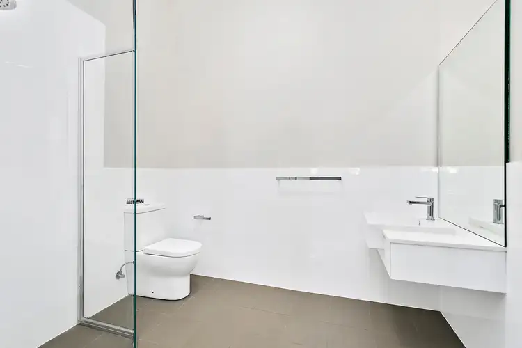 Fifth view of Homely unit listing, 4/292-296 Gipps Road, Keiraville NSW 2500