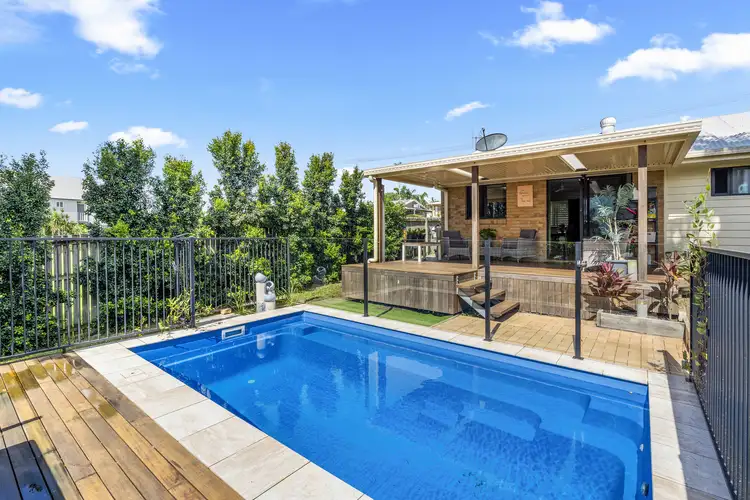 12 Annette Street, Dundowran Beach QLD 4655