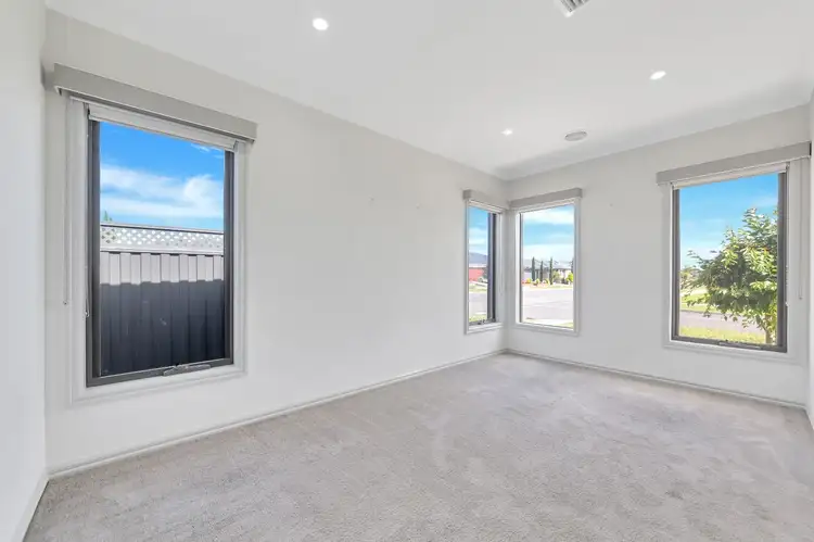 Fifth view of Homely house listing, 2 Rosehall Street, Tarneit VIC 3029
