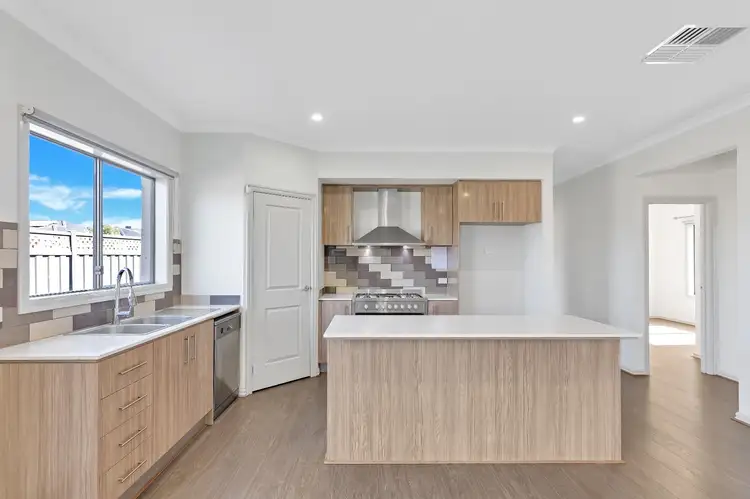 Sixth view of Homely house listing, 2 Rosehall Street, Tarneit VIC 3029