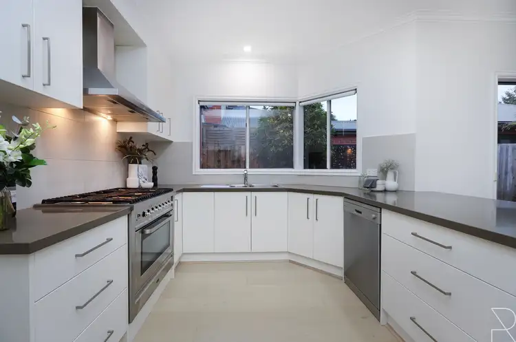 Fifth view of Homely house listing, 2 Kingshott Close, Williamstown VIC 3016