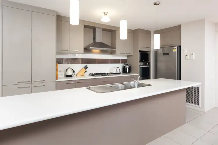 Fifth view of Homely house listing, 15 Lauren Place, Wodonga VIC 3690