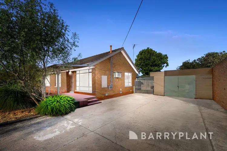 18 Bernbanks Avenue, St Albans VIC 3021