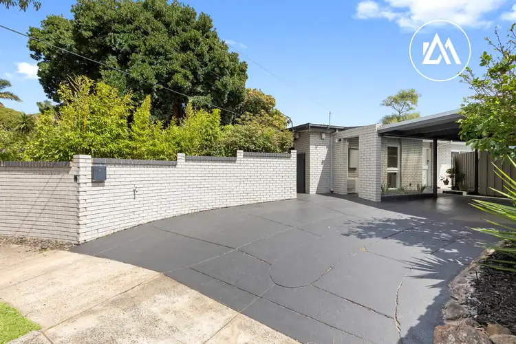 Second view of Homely house listing, 2 Carlisle Court, Frankston VIC 3199