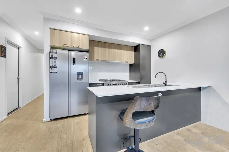 Second view of Homely house listing, 5 Bowenia Avenue, Craigieburn VIC 3064