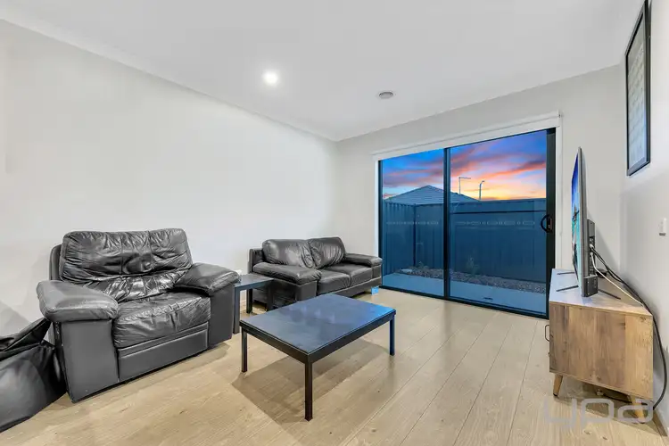 Fourth view of Homely house listing, 5 Bowenia Avenue, Craigieburn VIC 3064