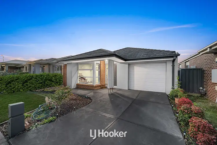 Second view of Homely house listing, 116 Elmslie Drive, Cranbourne East VIC 3977