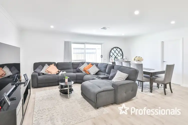 Fifth view of Homely house listing, 4 Sutterby Place, Red Cliffs VIC 3496
