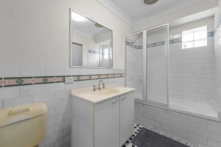 Sixth view of Homely apartment listing, 5/34 Wooloowin Avenue, Wooloowin QLD 4030