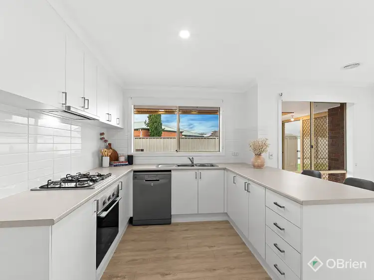 Third view of Homely house listing, 7 Bunya Close, Caroline Springs VIC 3023