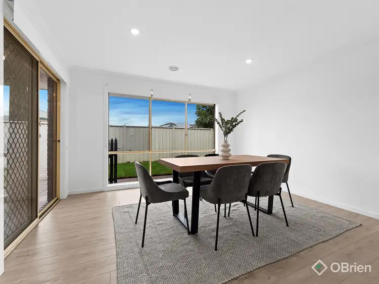 Fifth view of Homely house listing, 7 Bunya Close, Caroline Springs VIC 3023