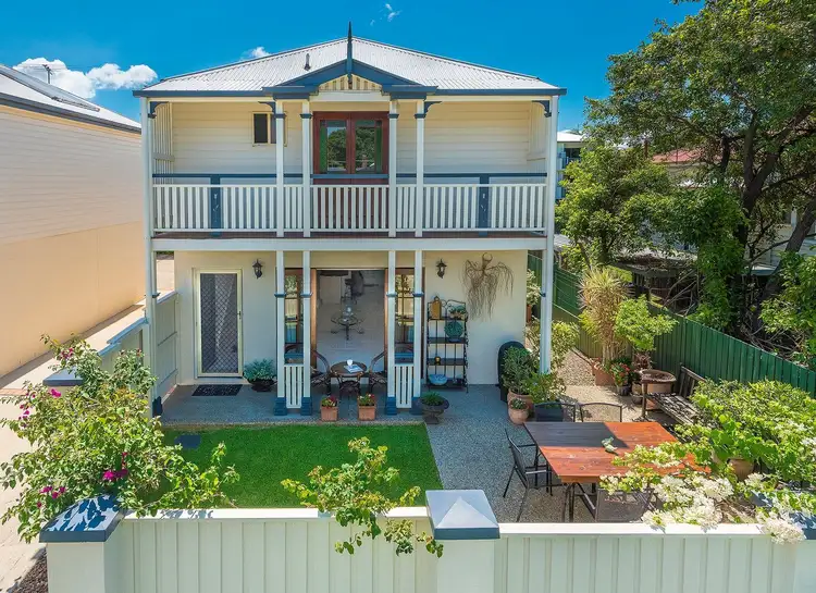 2/48 Winchester Street, Hamilton QLD 4007