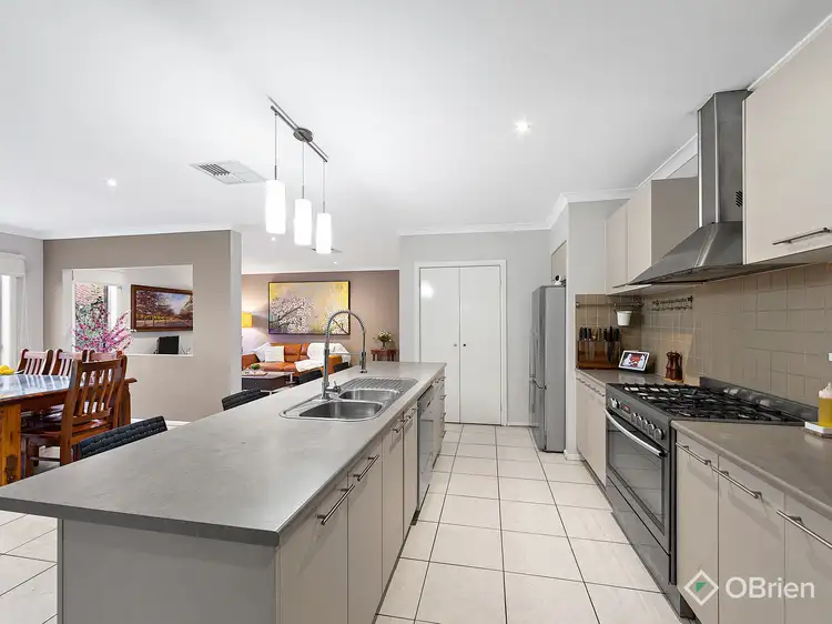 Fifth view of Homely house listing, 19 Grandview Crescent, Hillside VIC 3037