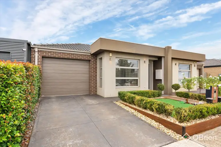 2/26 Forde Avenue, Melton South VIC 3338