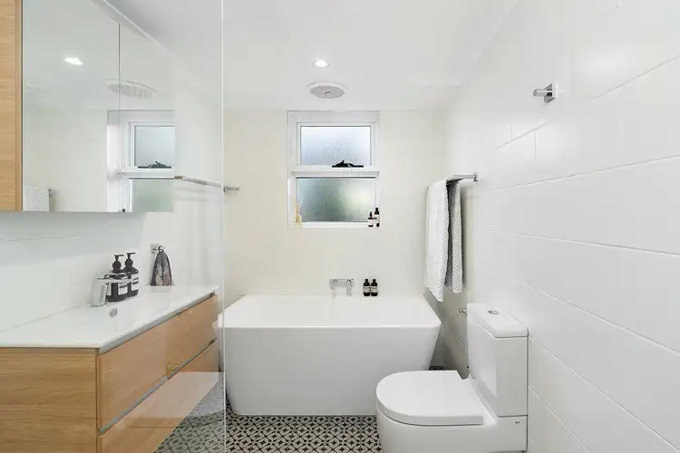 Third view of Homely apartment listing, 2/62 Murdoch Street, Cremorne NSW 2090