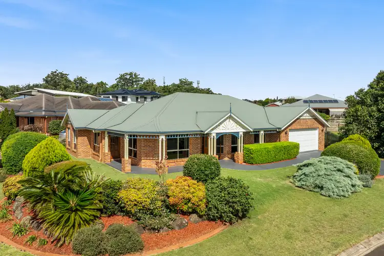 32 Menzies Street, Middle Ridge QLD 4350