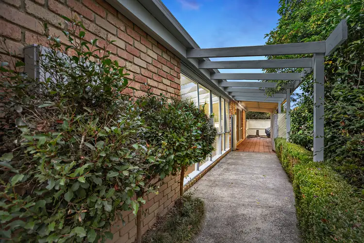 2 Hedwig Drive, Mooroolbark VIC 3138