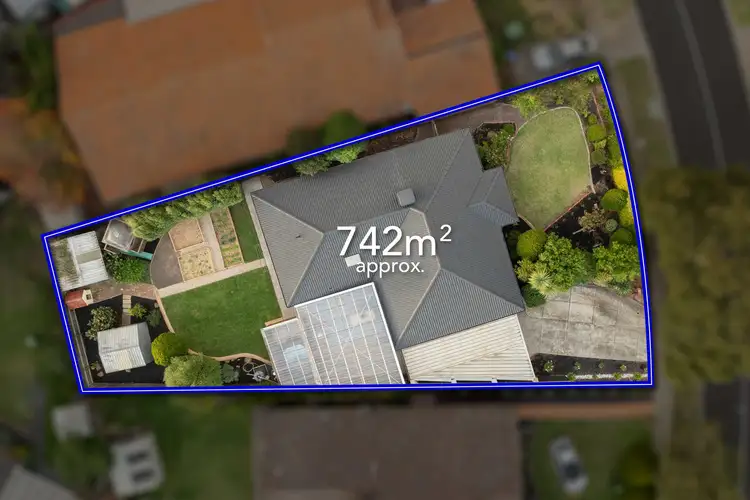 7 Cocoparra Crescent, Taylors Lakes VIC 3038