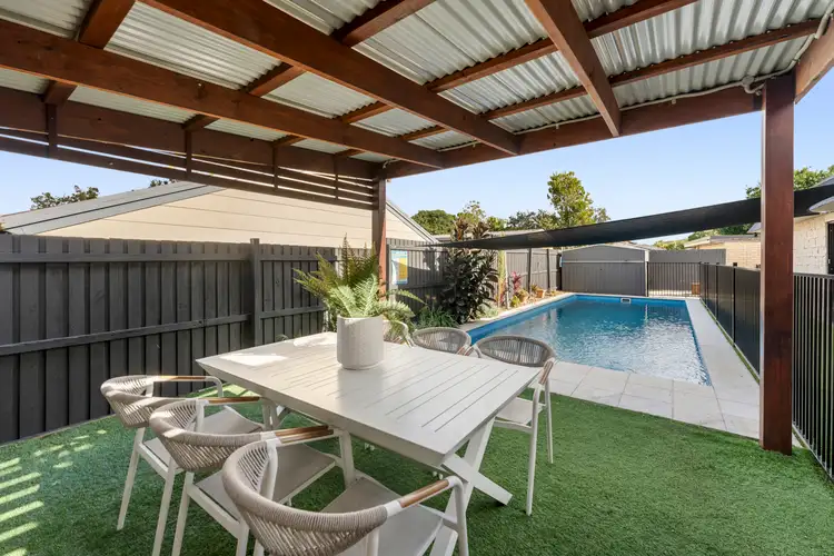 26 Conavalla Street