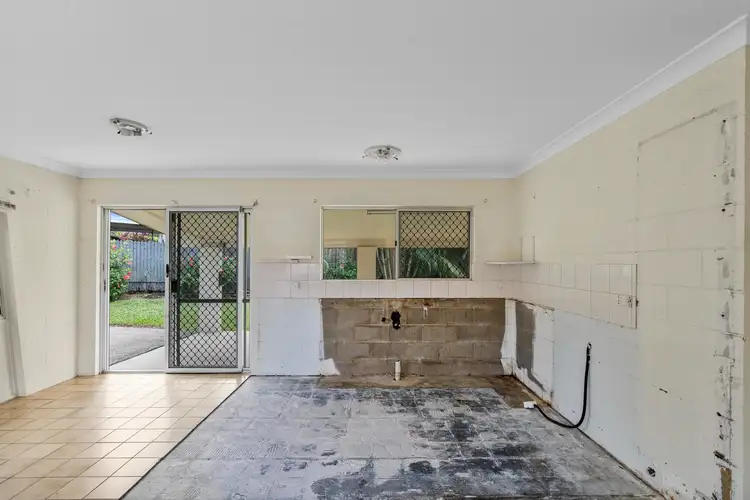 Fifth view of Homely house listing, 2 Lotus Place, Mooroobool QLD 4870