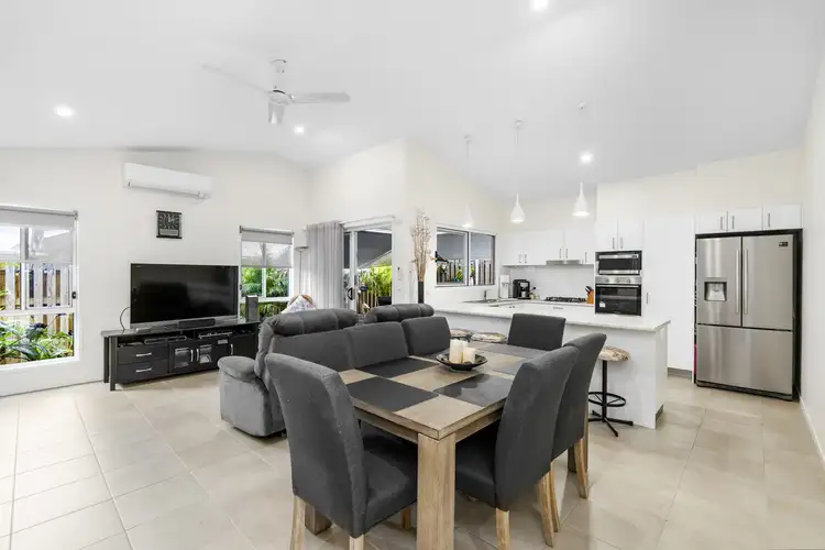 117/2-20 Island View Drive, Urangan QLD 4655