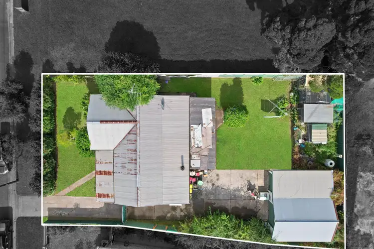 8 Emmett Street, Tahmoor NSW 2573