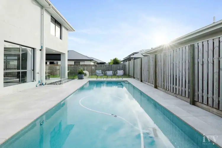 62 Emerald Drive, Helensvale QLD 4212