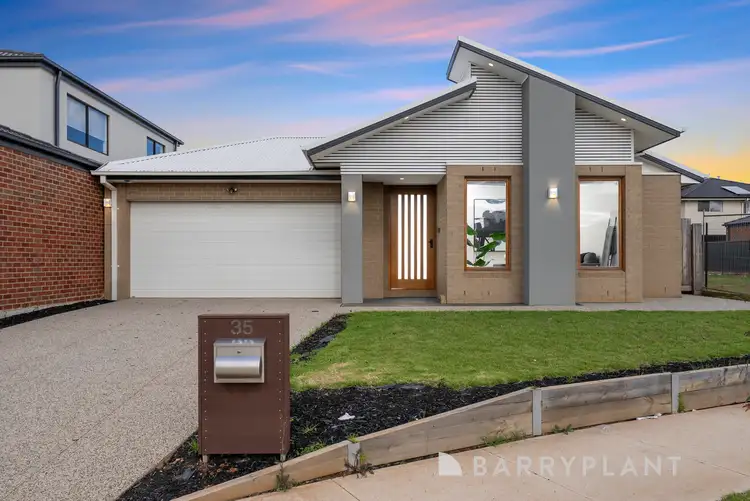 35 Rochford Way, Melton South VIC 3338