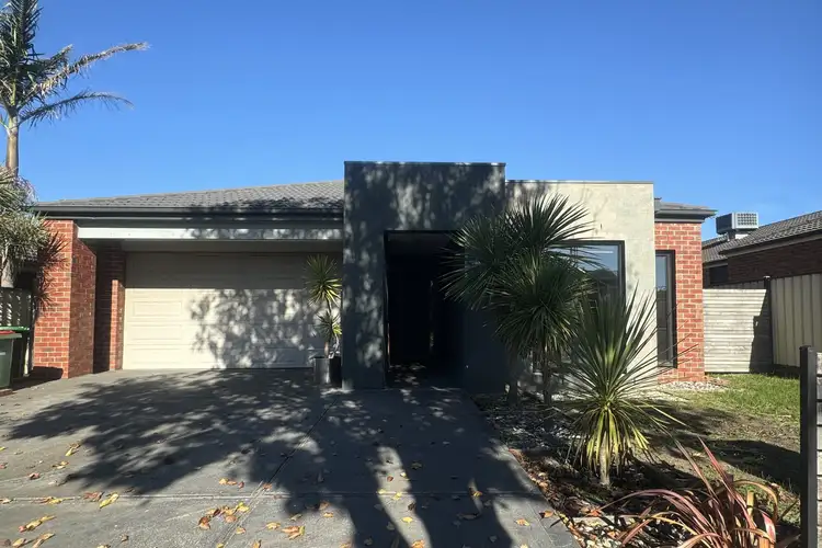 14 Bingin Place, Craigieburn VIC 3064