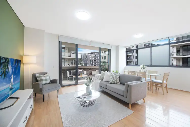 423/45 Amalfi Drive
