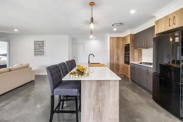 Sixth view of Homely house listing, 5 Angus Place, Tamworth NSW 2340