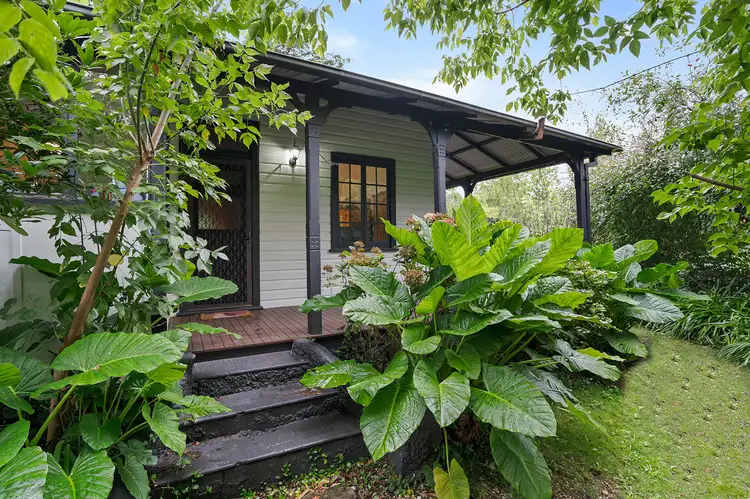 1 Railway Crescent