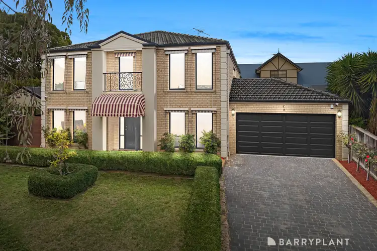 8 Delacombe Drive, Mill Park VIC 3082