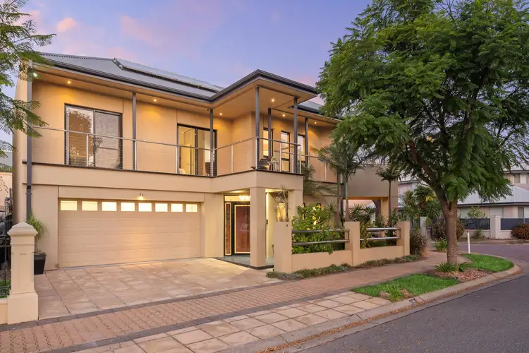 14 Lomond Circuit, Mawson Lakes SA 5095
