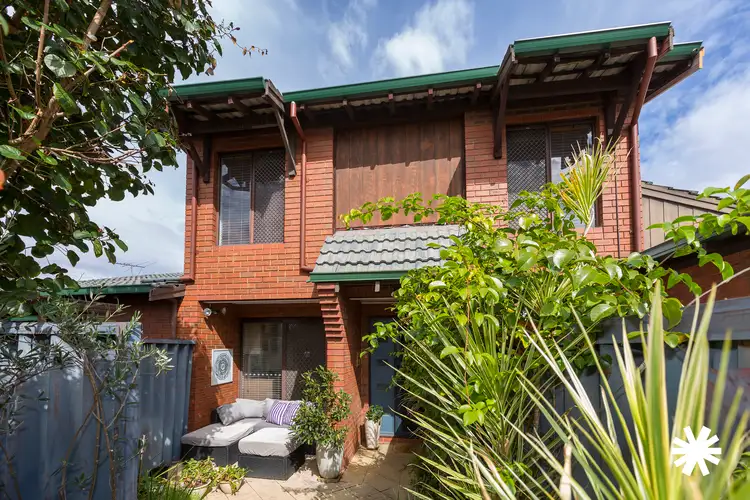 2/11 Kenton Street, Lynwood WA 6147
