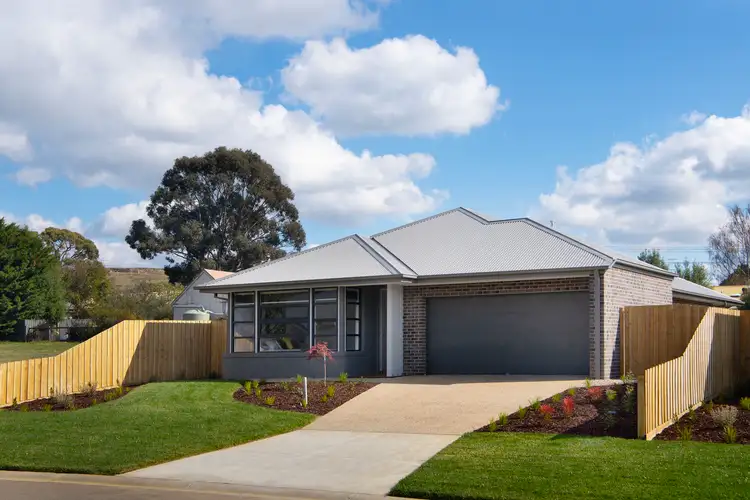 6 Ellison Street, Woodend VIC 3442