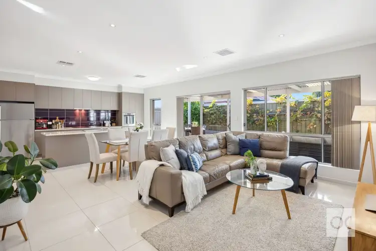 17 St Martins Court, Woodcroft SA 5162
