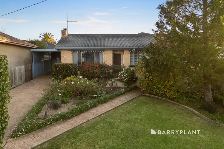 8 Adamson Road, Beaconsfield VIC 3807