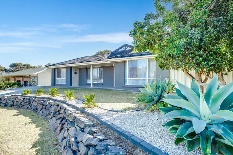 8 Dwiar Road, Victor Harbor SA 5211