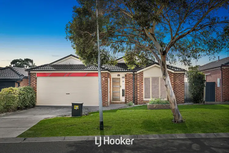 5 Fishburn Place, Cranbourne West VIC 3977