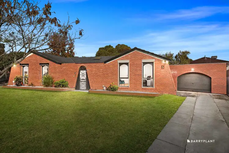 5 Hogan Place, Mill Park VIC 3082