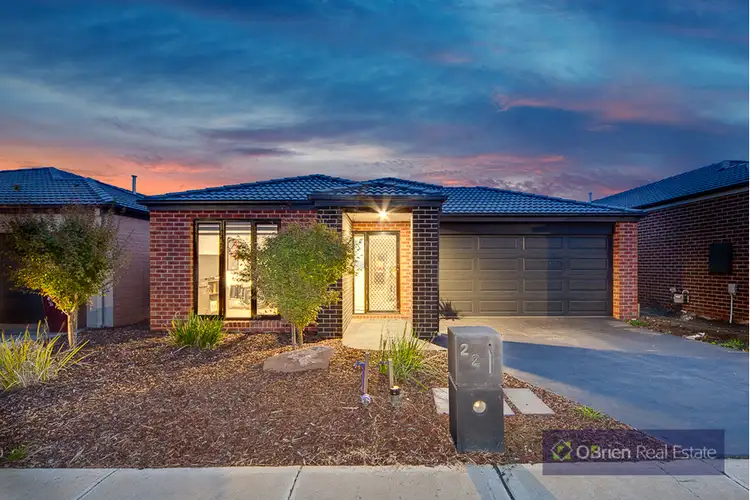 22 Alice-Mary Road, Cranbourne West VIC 3977