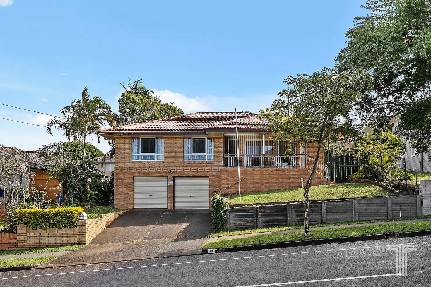Main view of Homely house listing, 16 Cresthaven Drive, Mansfield QLD 4122